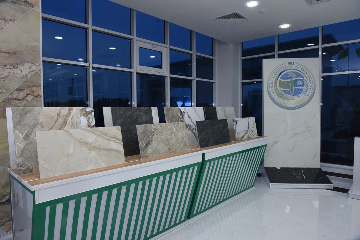 Mikele Pulpito: Türkmenistandaky ýaly ýokary tehnologiýaly keramiki önümler kärhanasy hatda Italiýada-da ýok